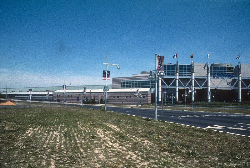 19890451-njt.jpg - May 22, 1999: An overview of the NJT Atlantic City Rail Terminal (front left) and the Convention Center (rear left and right).