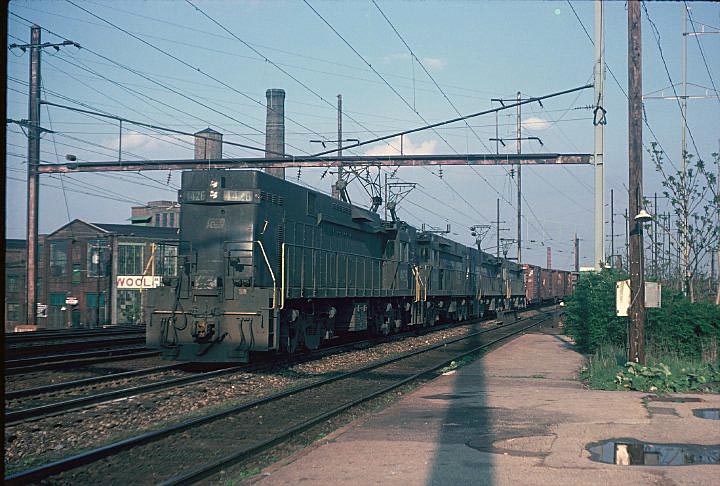 fp14.jpg - Frankford Junction during the days of electrified freights.