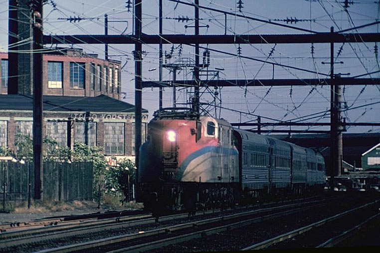 fp18.jpg - Westbound Amtrak train at Frankford Junction in the winter of 1975.