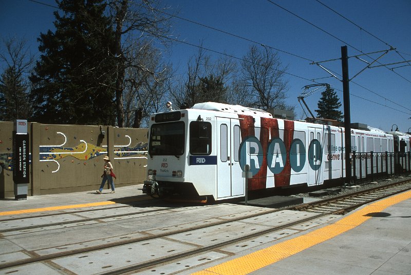 20130222-rtd.jpg - Car 262 leaves Garrision Station heading west. (4/27/13)